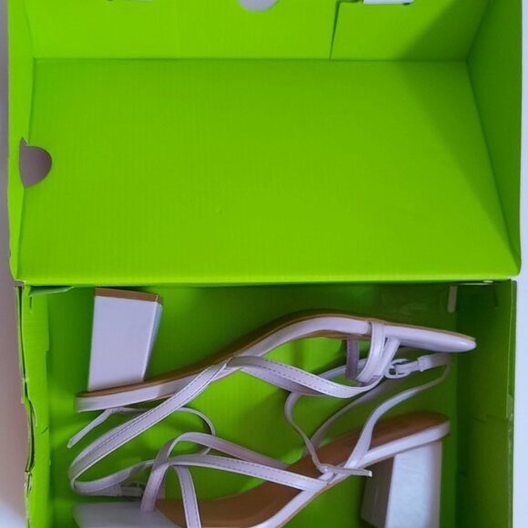 Call It Spring Kianna Ankle-Strap Block-Heel Sandals in Light Purple - Picture 2 of 6